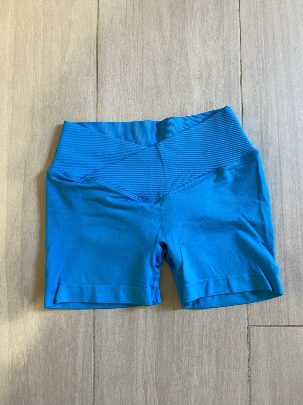 Yeoreo High-Waist Aqua Scrunch Gym Shorts